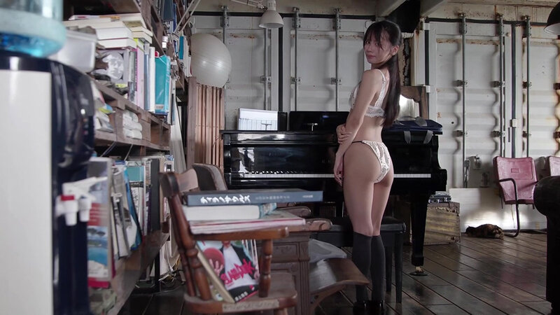 「渚あいり 美乳セクシーグラビア Summer Sensation 魅惑の水着姿を披露【高画質】」のサンプル画像3枚目