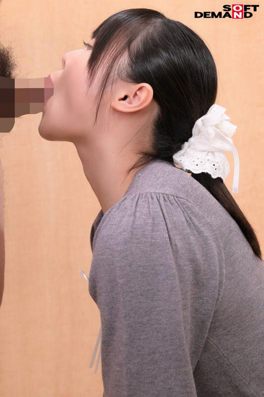 「フェラチオ練習10発射。「男の人を気持ちよくさせたい」健気な美少女が大きな瞳を潤ませながらおちんちんの色んな舐め方を吸収していく1日特訓!高星なぎさ」のサンプル画像4枚目