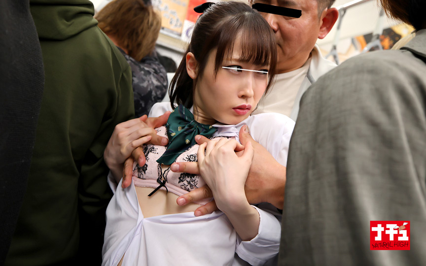 「【美肌美少女】オルチャンメイク女子が痴漢プレイで羞恥責め！抵抗する生意気娘が感じまくる【素人企画】」のサンプル画像4枚目