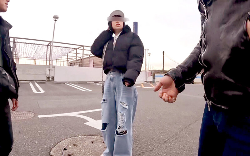 「【素人ナンパ】ビキニ巨乳美女を海でGET！水着姿の素人娘と即ハメ体験」のサンプル画像3枚目