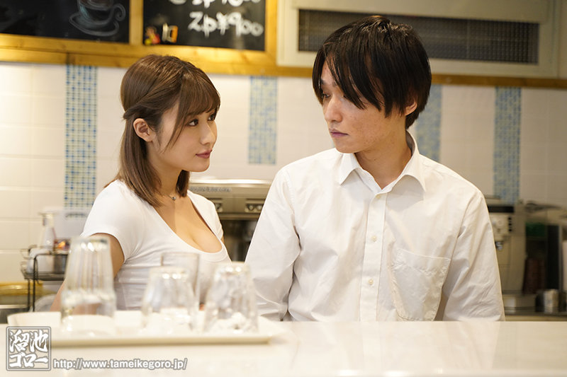 「藤森里穂の人妻不倫セックス動画｜巨乳主婦が中出しで乱れる濃厚NTR作品」のサンプル画像1枚目