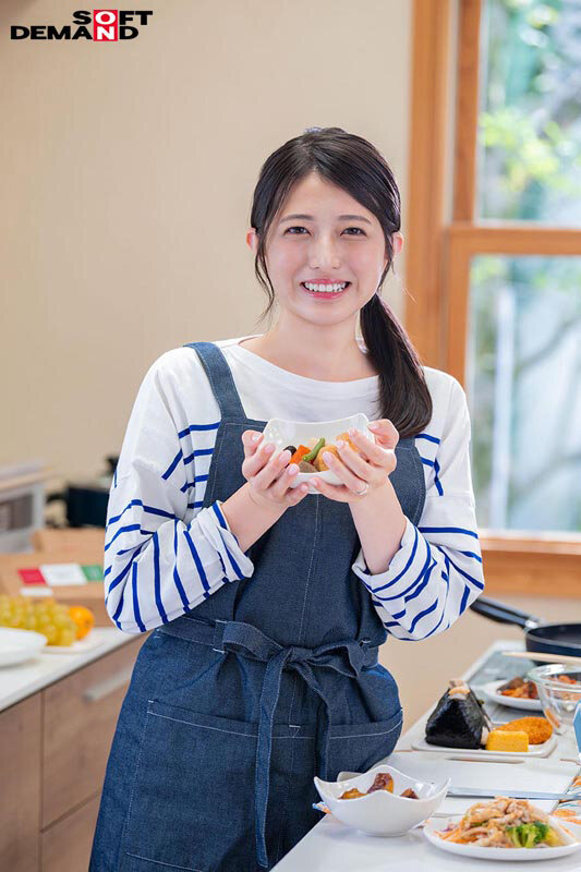 「玉井晴香ら人妻15名が魅せる初撮りフェラ＆中出し体験！興奮の17SEX収録総集編」のサンプル画像12枚目