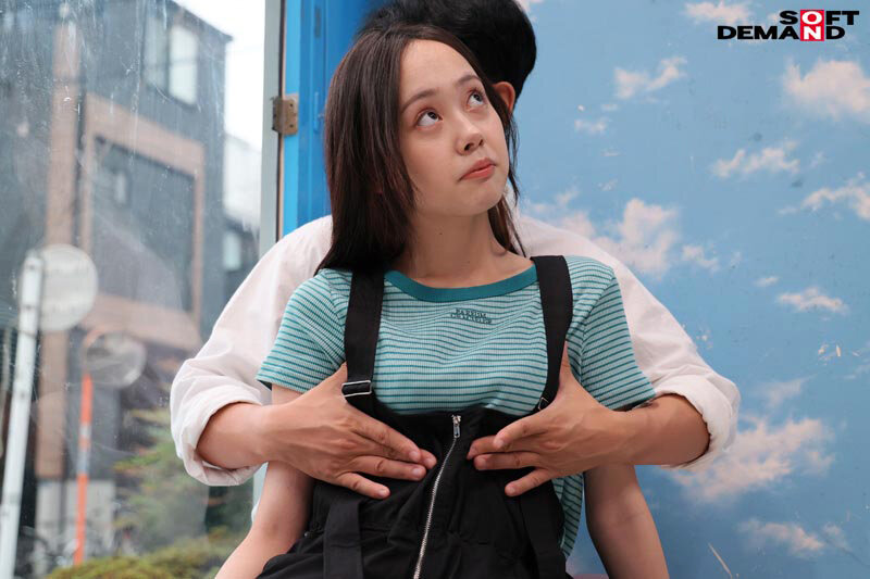 「マジックミラー号 オーバーオール姿の美巨乳大学生限定！！ 初めてのDEEP乳揉みで感度を上げて素人娘とガチSEX」のサンプル画像9枚目