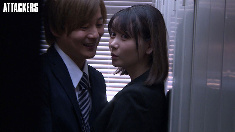 「静河が魅せる禁断の関係！制服姿の痴女OLが婚約者の父親と再会する衝撃展開」のサンプル画像9枚目