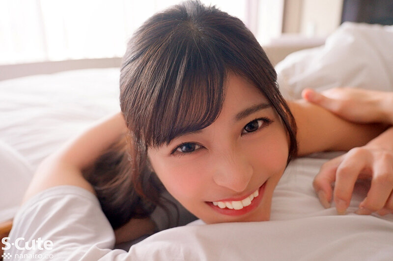 「似鳥日菜 巨乳美少女とホテルでハメ撮り中出しSEX 性欲旺盛な彼女のフェラがエロすぎる」のサンプル画像5枚目