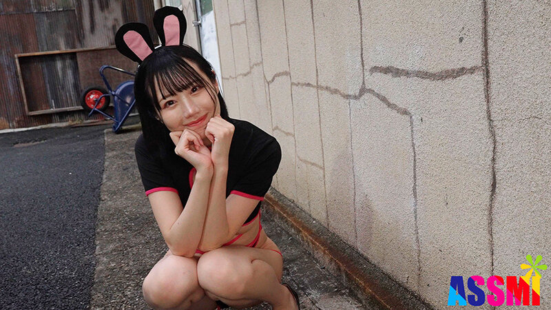 「琥珀やや 美尻レースクイーンが野外露出で恥じらい放尿&浣腸プレイ!アナルセックス中出し解禁」のサンプル画像9枚目