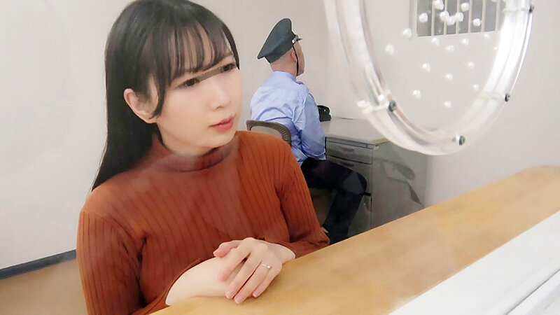 「美乳パイパン美女20人がイラマチオ&中出しされる拘置所面会室の秘蔵映像が流出」のサンプル画像1枚目