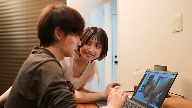 「【人妻】発情した義母が義息子にパイズリご奉仕!禁断の中出し関係に溺れるお母さんの物語」のサンプル画像1枚目