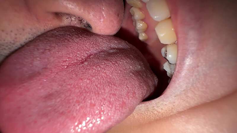 「【個人撮影】湊波流のデカ舌ディープキス&ツバ鼻吸い」のサンプル画像14枚目