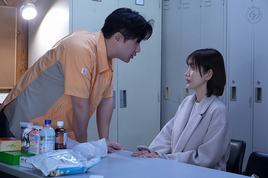 「「盗んでないなら脱いでみろ。」隅から角まで探られた万引き妻 角奈保」のサムネイル