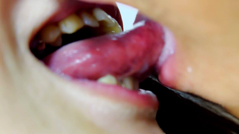 「【素人ナンパ】美人アパレル店員のお姉さんにキスをお願い!街中で声かけ成功の神回」のサンプル画像17枚目