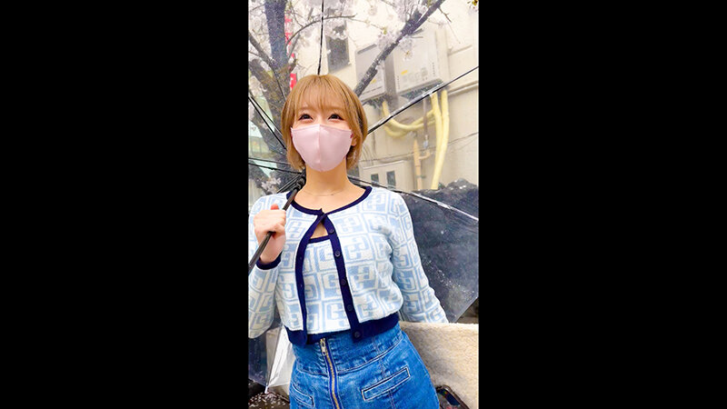 「【素人】美乳・巨乳ヤリマン痴女が男を翻弄！興奮必至の中出しハメ撮り映像」のサンプル画像1枚目