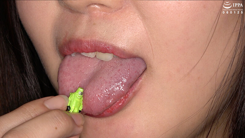 「【相楽さゆな】美少女M女の口内観察＆巨大女フェチプレイ｜歯・口腔フェチ動画」のサンプル画像11枚目