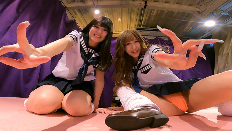 「一条みお・相月菜緒ら女子校生10人のパンチラ挑発！ミニスカパイパン美尻を見せつける過激映像」のサンプル画像2枚目