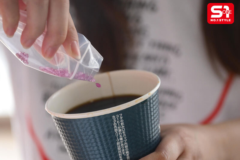 「金松季歩が激しくイキまくる潮吹きアクメ映像｜元アイドルの本気オーガズム」のサンプル画像2枚目