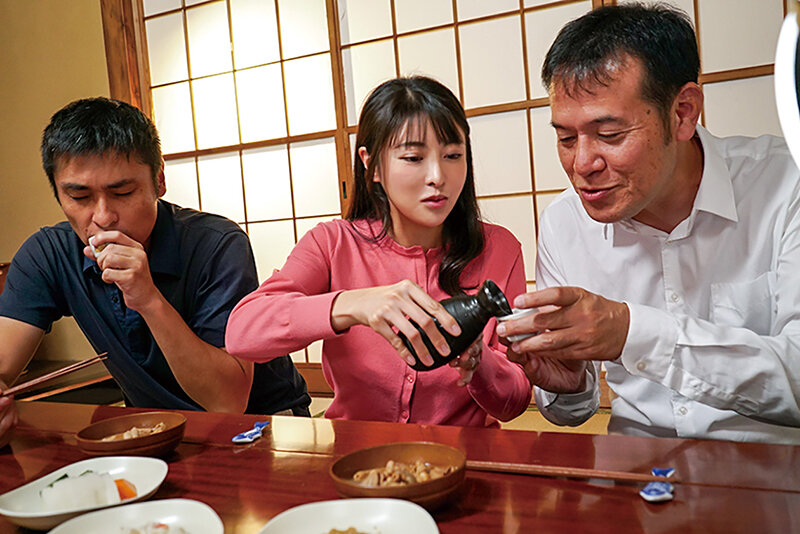 「潤うるる 人妻が近所の中年男性の巨根に溺れるNTR不倫 巨乳妻の寝取られドラマ」のサンプル画像15枚目