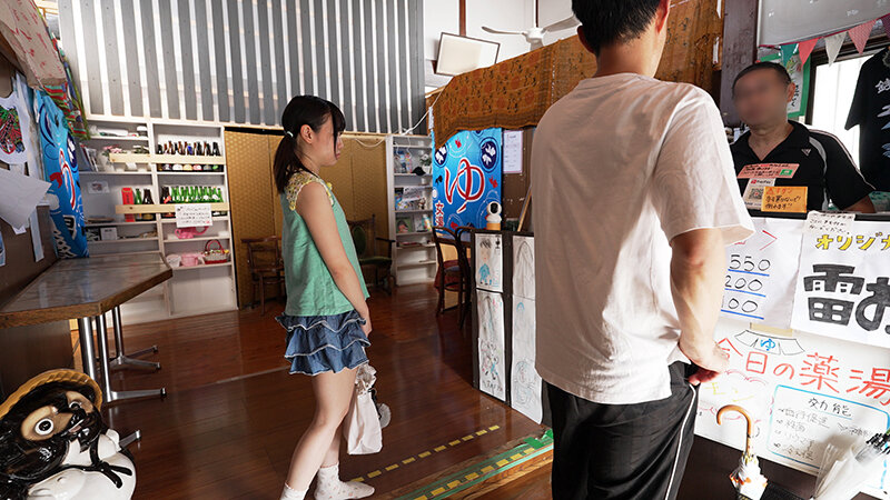 「【微乳パイパン】銭湯で誘惑する小柄な痴女っ子たちの潮吹き中出しプレイ集」のサンプル画像15枚目