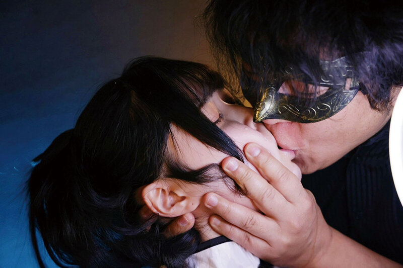 「美少女・白宮萌が乱交で快楽堕ち！ごっくん＆ぶっかけ調教で中出し解禁の衝撃作」のサムネイル