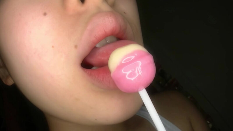 「【素人】パイパンミニ系美少女が恥ずかしいお漏らし&中出しで乱れる高画質リマスター映像」のサンプル画像17枚目