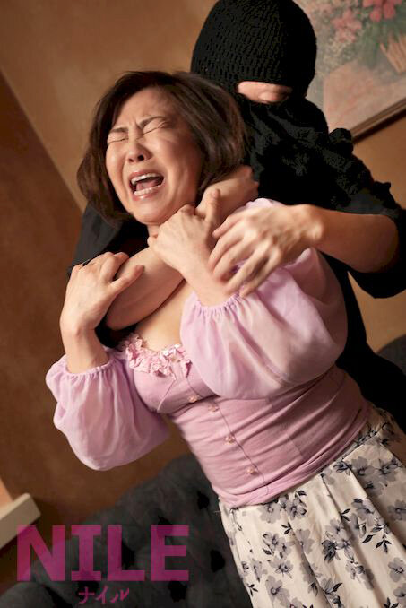 「【石川芙美乃】60歳熟女人妻が緊縛拘束調教される巨乳揺れる縛りプレイ動画」のサンプル画像5枚目