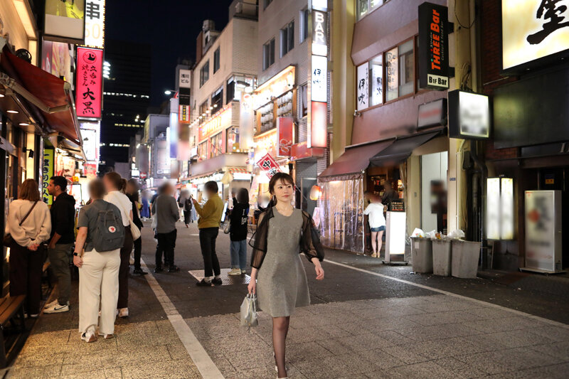 「【素人熟女】不倫に溺れる美人妻たちの禁断愛　満たされない人妻が求める癒しと快楽の280分」のサムネイル