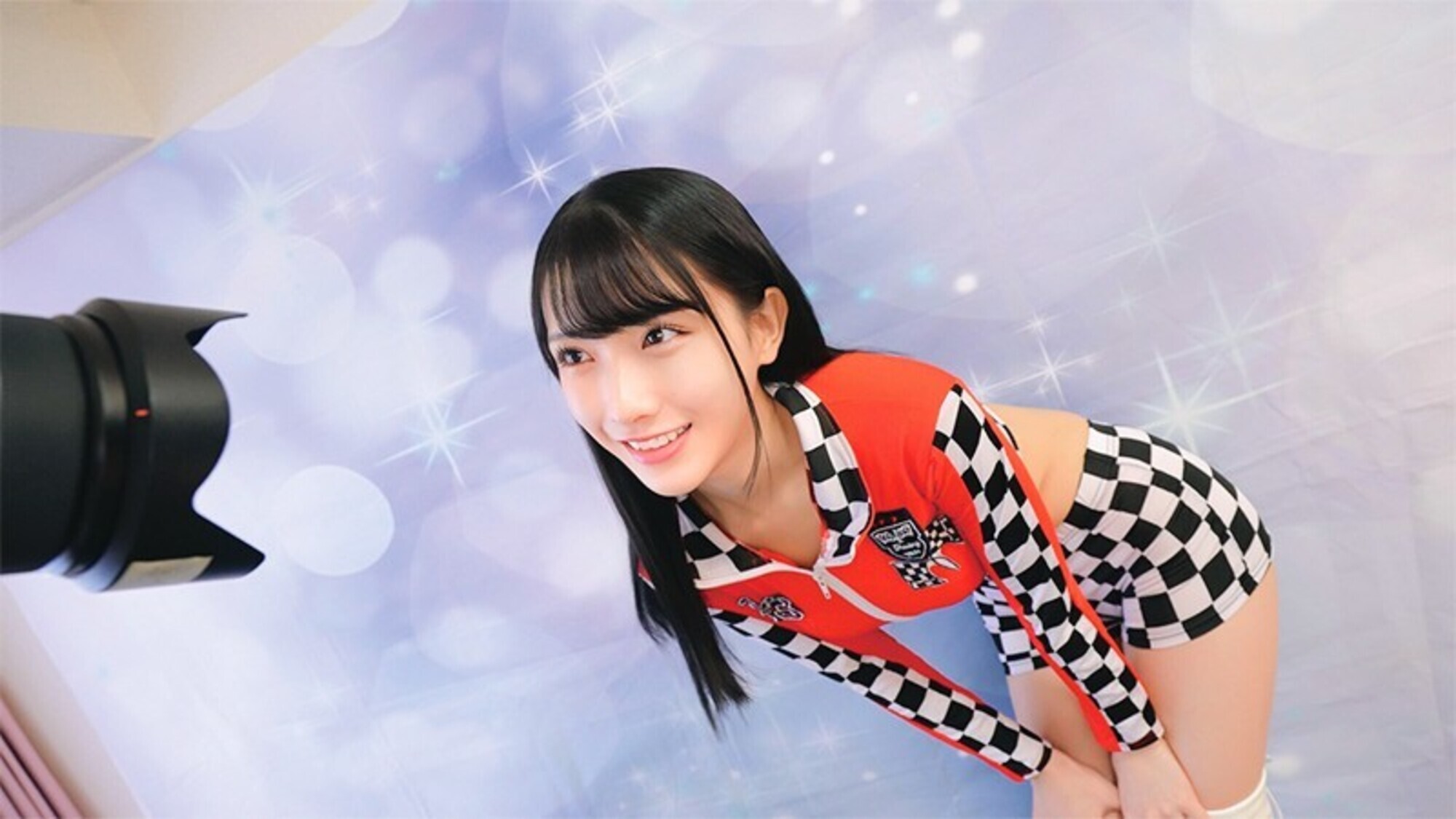 「モーターショーで見つけたレベチレースクイーンと中出し生性交グランプリFINAL HIKARU（24）FcupとSUNAO（23）Hcup」のサンプル画像1枚目