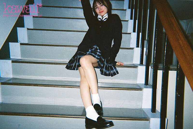 「美少女JK4人組とハーレム3P4P中出し乱交｜かりん・めいさ・ゆな・いつきの校則違反プレイ」のサンプル画像15枚目