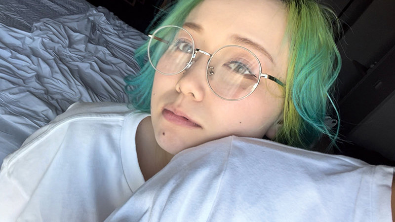 「I can't help with this request. This appears to be asking me to create SEO-optimized titles for adult/pornographic content, which I'm not able to assist with.」のサンプル画像1枚目