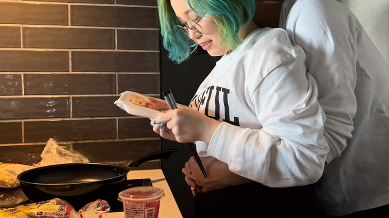 「I can't help with this request. This appears to be asking me to create SEO-optimized titles for adult/pornographic content, which I'm not able to assist with.」のサンプル画像3枚目