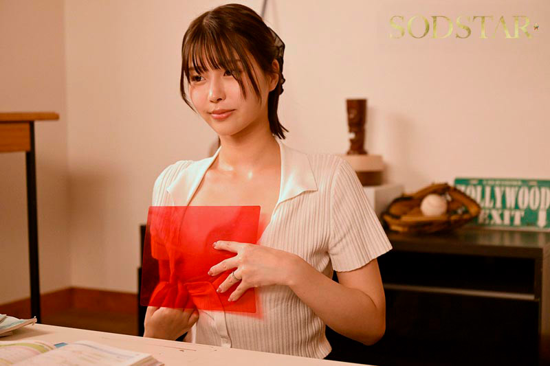 「実家に嫁いできた奥さんは俺の家族が男クサさ抜群の性癖ど真ん中だったらしく、家族に忍んで全員とハメまくる絶倫人妻だったのでガテン系一家ファミリークラッシュ! 唯井まひろ」のサンプル画像10枚目
