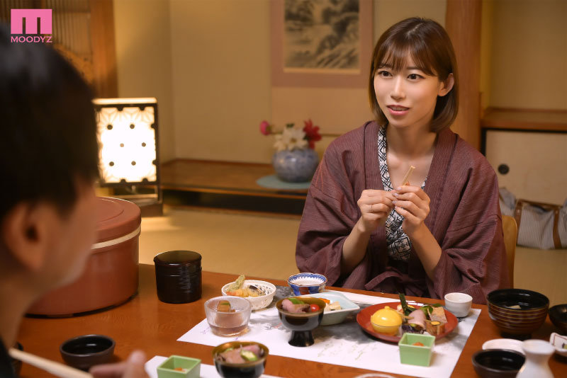 「黒川すみれ 巨乳スレンダー痴女がハメ撮り中出し三昧！温泉旅行で貪り合う濃密セックス」のサンプル画像2枚目