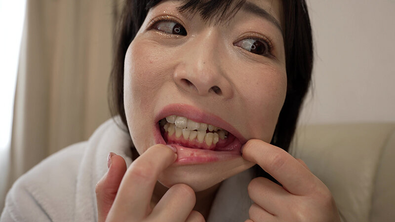 「【原美織】素人お姉さんをナンパ！変態男の舌フェチリクエストに応える個人撮影動画」のサンプル画像14枚目