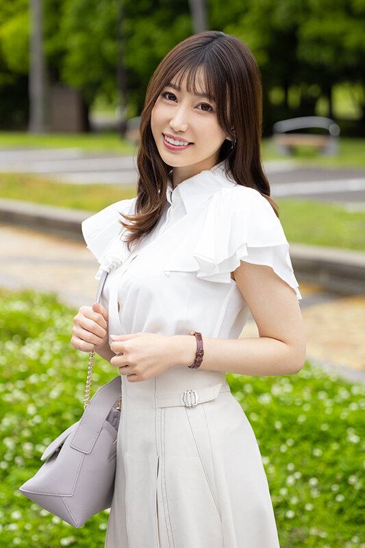 「春乃藍・西田栞帆が魅せる美乳人妻のオナニー＆中出しプレイ｜舞ワイフセレブ倶楽部200」のサンプル画像2枚目