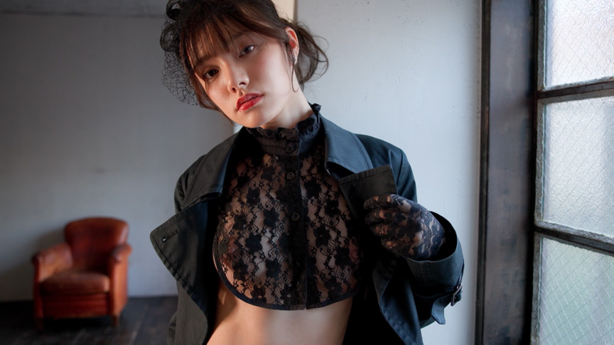 「宮下玲奈のアイドル水着グラビア映像「Crystal Heaven」で魅せる美ボディ」のサンプル画像5枚目