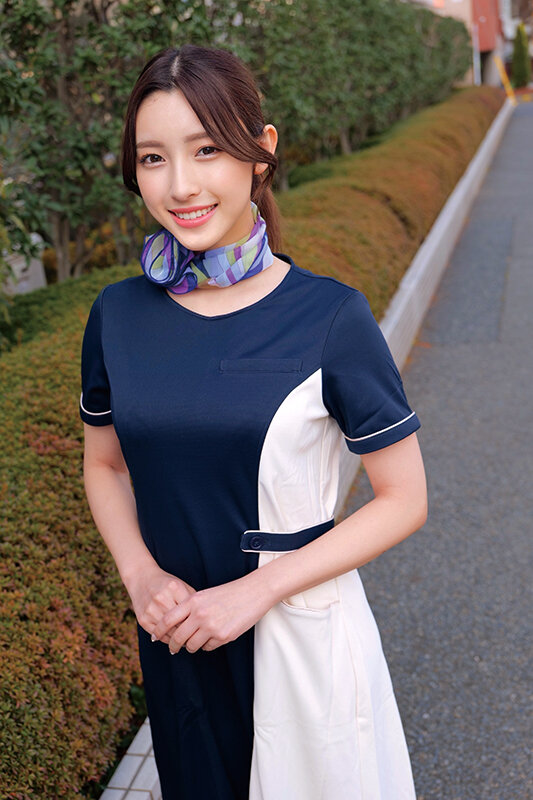 「【素人ナンパ】美容サロン勤務の美乳セラピストに濃厚フェラ＆中出し！巨乳美人との極上プレイ」のサンプル画像1枚目