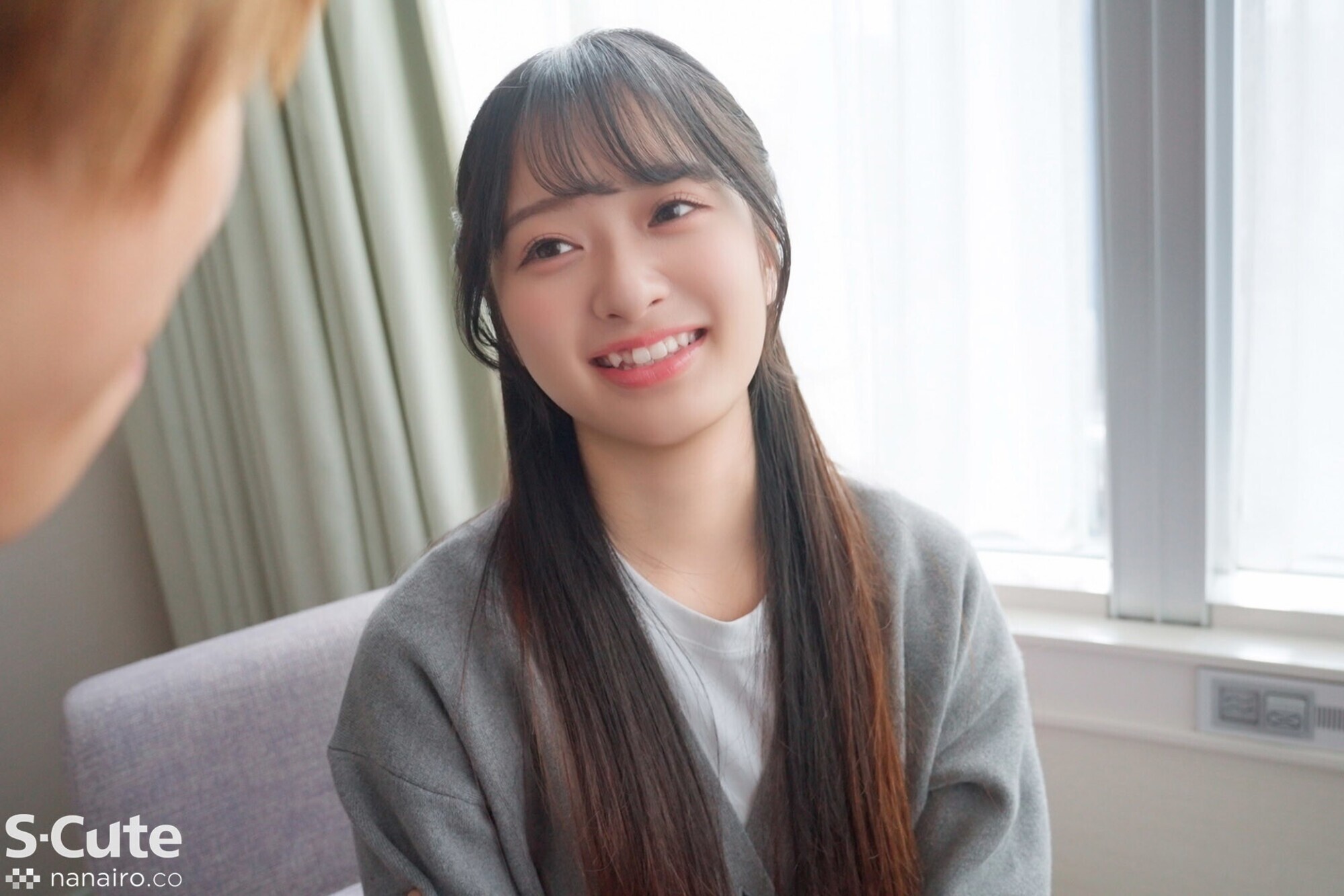 「焦らされ濡れる美少女のパンツをずらして中出しSEX」のサムネイル