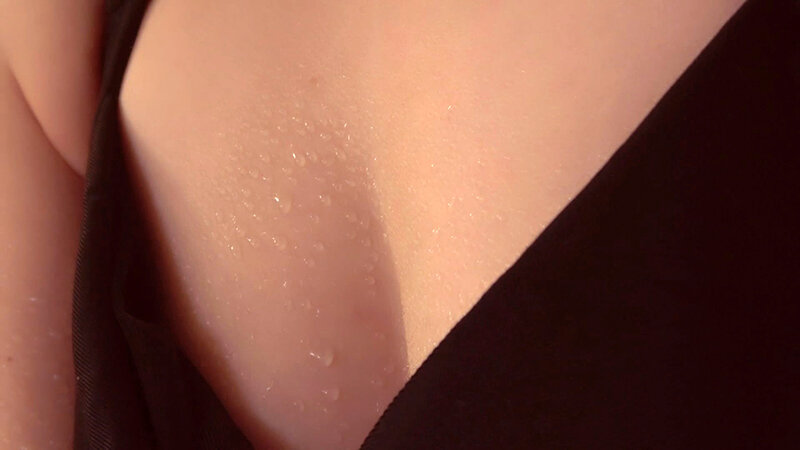 「【素人】巨乳サウナ女子と汗だく密室プレイで中出し！興奮必至のトリップ性交映像」のサンプル画像1枚目