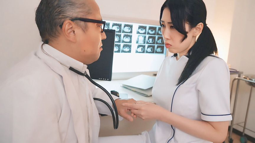 「【熟女】看護師との禁断の院内不倫ドラマ~誰にも言えない秘密の関係に溺れる濃厚プレイ~」のサンプル画像4枚目