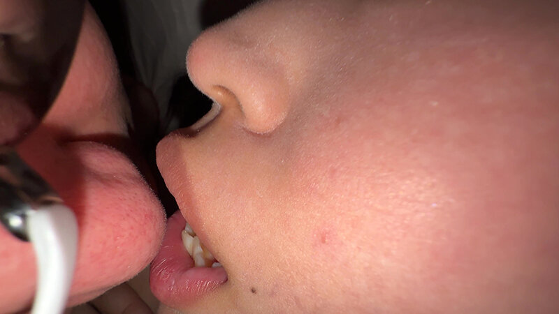 「【七藤優亜】素人お姉さんとの個人撮影で密着プレイ！息遣いを感じる距離で興奮必至」のサンプル画像12枚目