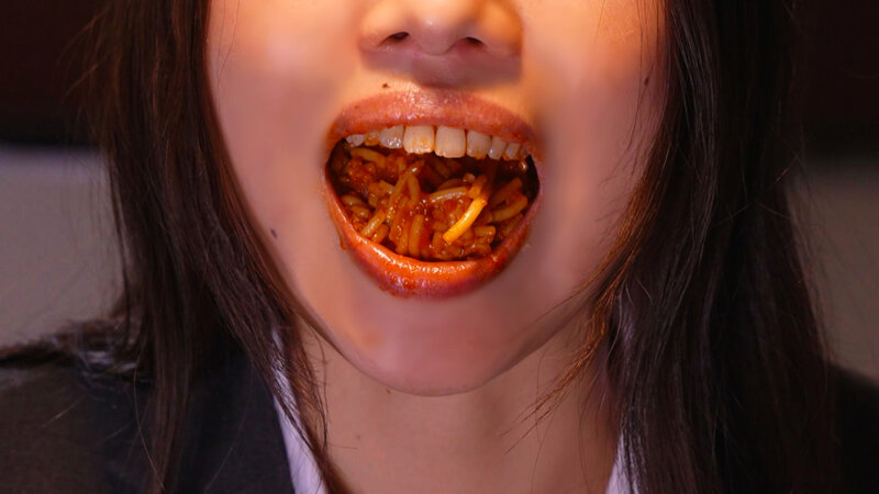 「三池小春の濃厚キス＆ねっとりフェラ動画｜ディルドプレイで魅せる口技テクニック」のサンプル画像11枚目