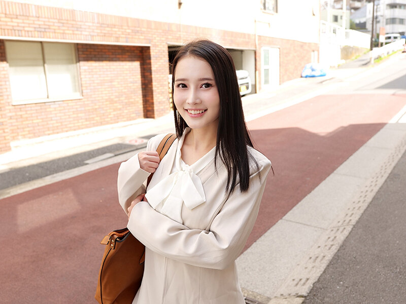 「【素人秘書】ビジネススーツの美人OLが中出しされてイキまくる！大手企業秘書のガチ絶頂映像」のサンプル画像11枚目