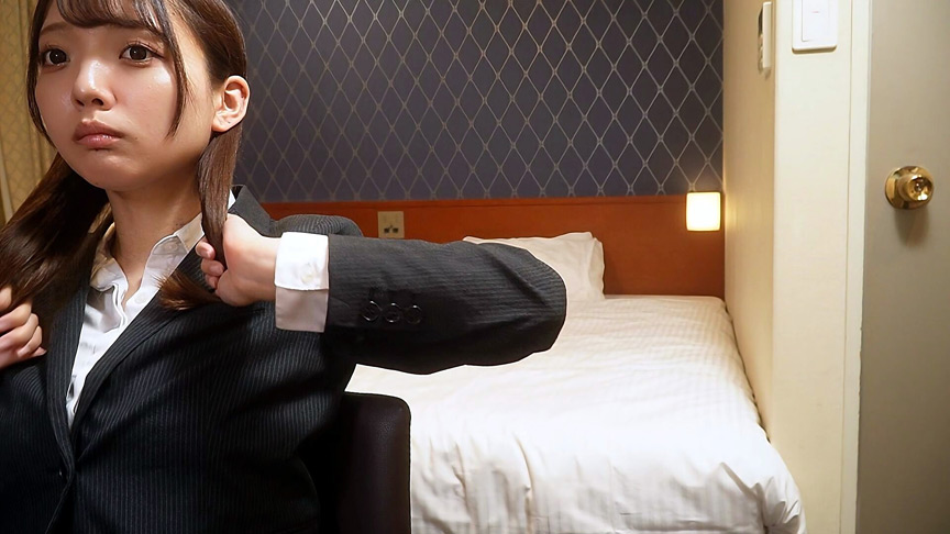 「【素人OL】出張先ビジネスホテルで女子社員の秘密のオナニーを覗き見【盗撮風】」のサンプル画像9枚目