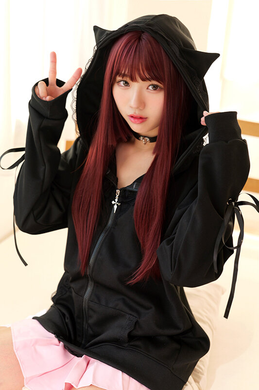 「【素人コスプレイヤー】敏感すぎる痴女レイヤーと3P中出し撮影会！淫乱コスプレ女子の本気SEX」のサムネイル