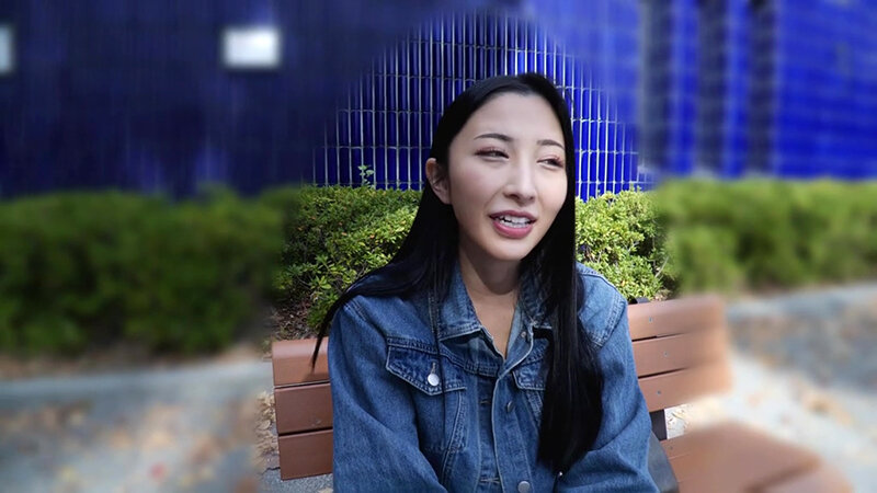 「北野未奈が逆ナンで中出しセックス！巨乳パイパン美女の騎乗位と顔面騎乗がエロすぎる」のサンプル画像1枚目