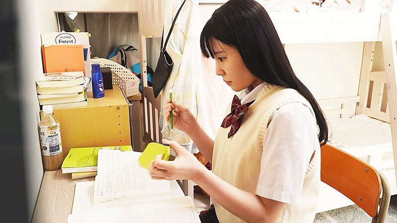 「【女子校生】美乳JKのこっそりオナニー11人収録！学生服姿で発情する敏感娘たちの自慰行為」のサムネイル