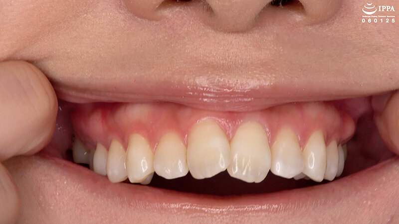 「【谷田かりな】口内観察&巨大女フェチ動画!歯・口腔フェチ必見のくすぐったがり反応【フェチ】」のサンプル画像2枚目