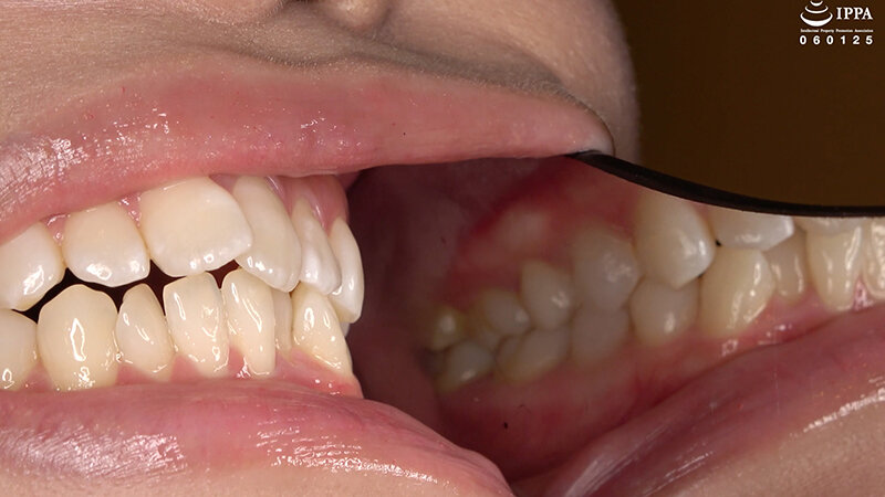 「【谷田かりな】口内観察&巨大女フェチ動画!歯・口腔フェチ必見のくすぐったがり反応【フェチ】」のサンプル画像5枚目