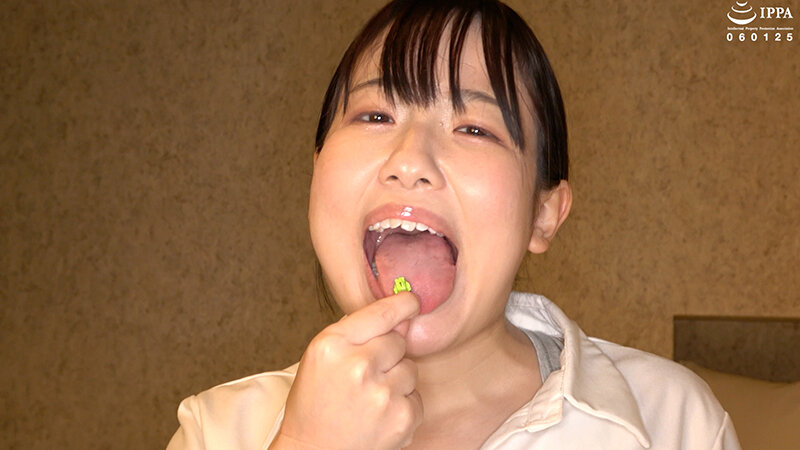 「【谷田かりな】口内観察&巨大女フェチ動画!歯・口腔フェチ必見のくすぐったがり反応【フェチ】」のサンプル画像9枚目