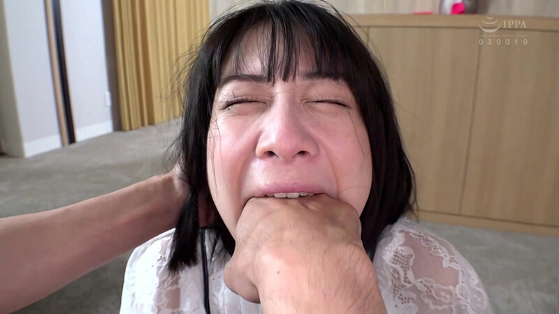 「湊波流が3P・4Pで拘束責め！美少女バニーガールのスレンダー微乳M女が激しいイラマチオに挑戦」のサンプル画像7枚目