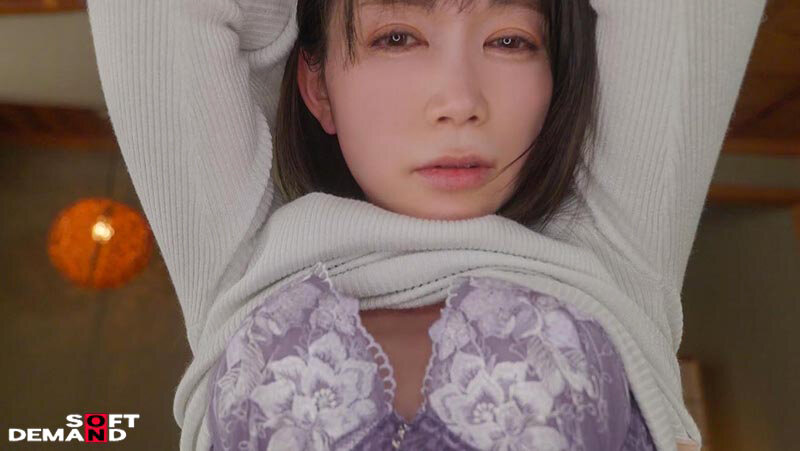 「小泉玖美が3P・4Pで乱れる!人妻お母さんがイラマチオ拘束で快楽に溺れる背徳不倫」のサンプル画像6枚目